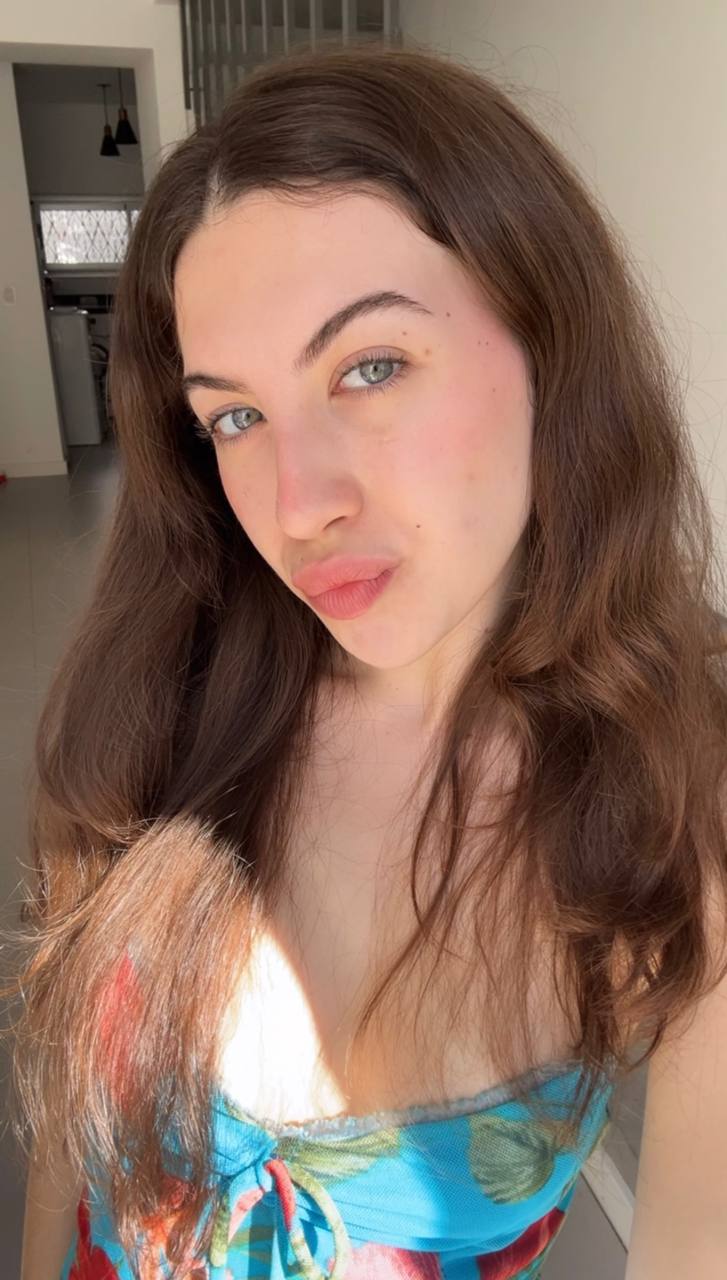 Nude girl Amber in Yerevan