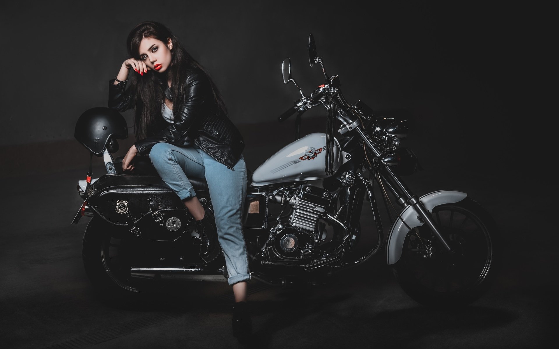 Biker girls: style and drive in Yerevan