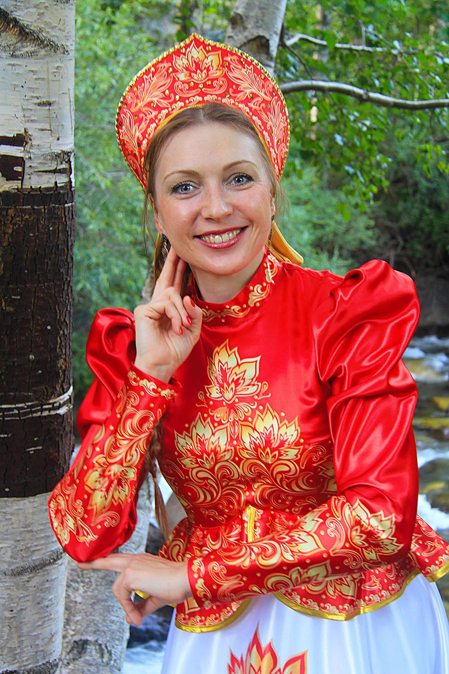 Women in Slavic costumes in Yerevan