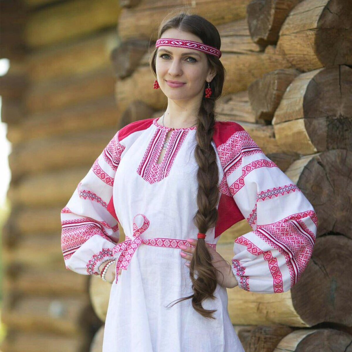Girls in Slavic costumes in Yerevan
