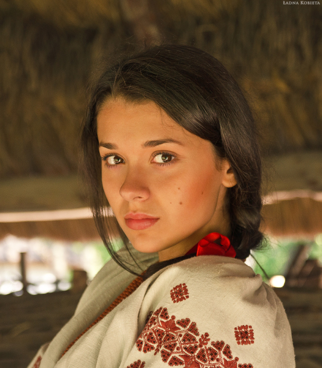 Girls in Slavic costumes in Yerevan