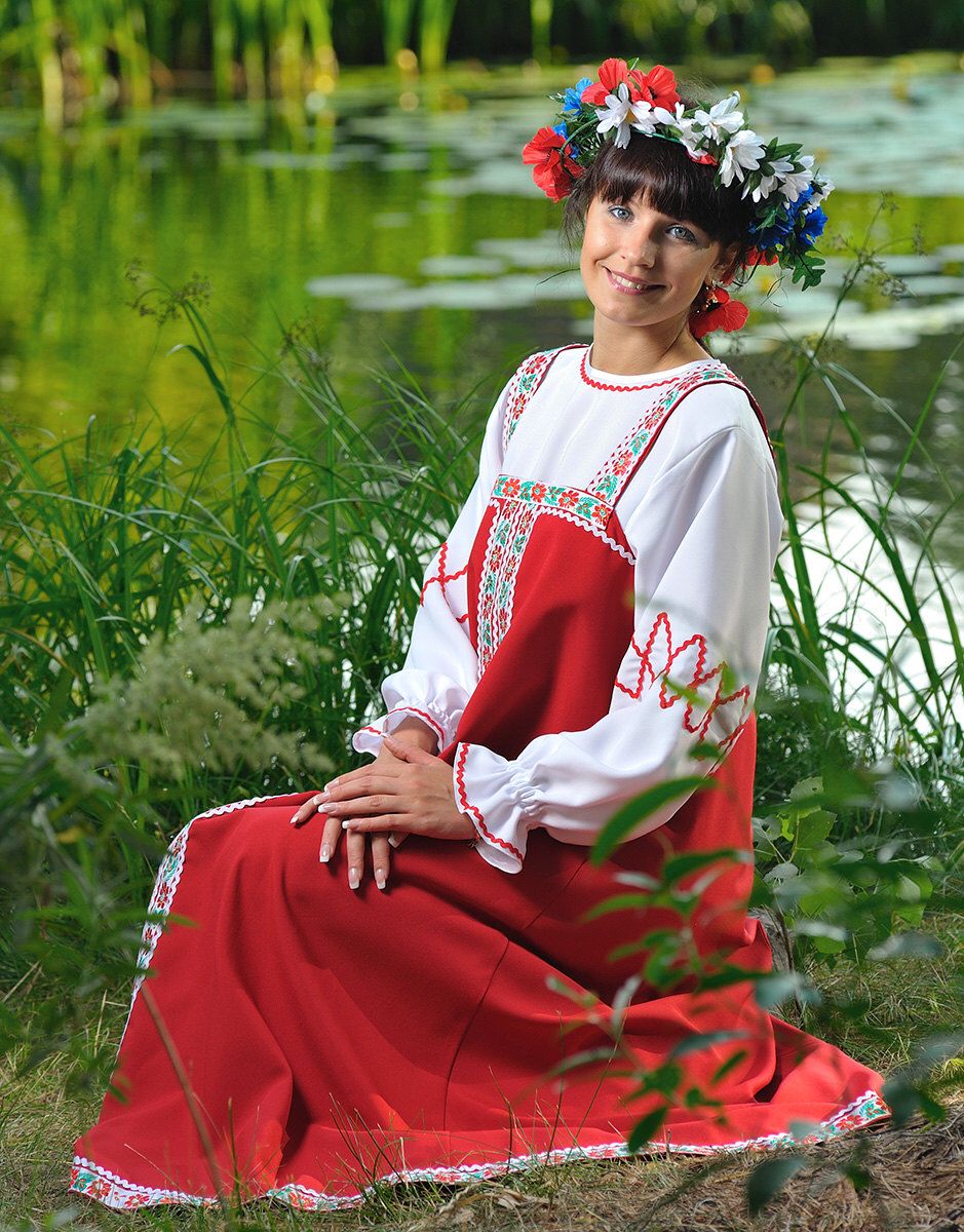 Beautiful girl Girls in Slavic costumes in Yerevan